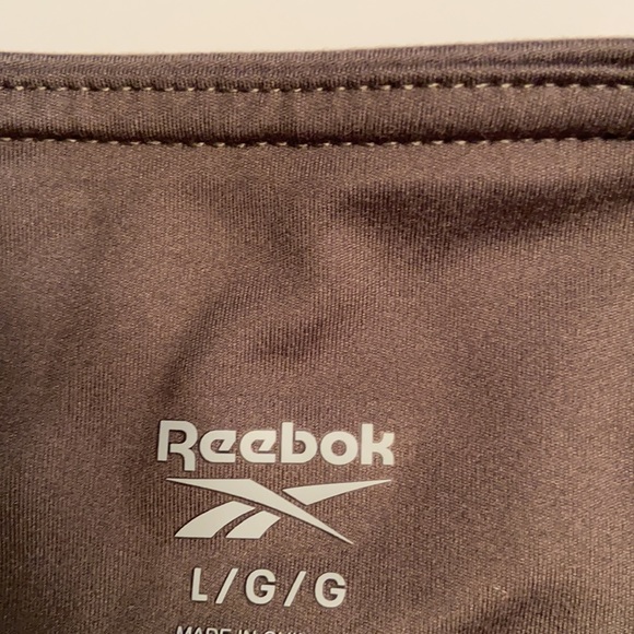 Reebok Power Play Popover Cropped Hoodie & Reebok 7/8 High Rise Legging - Picture 6 of 7